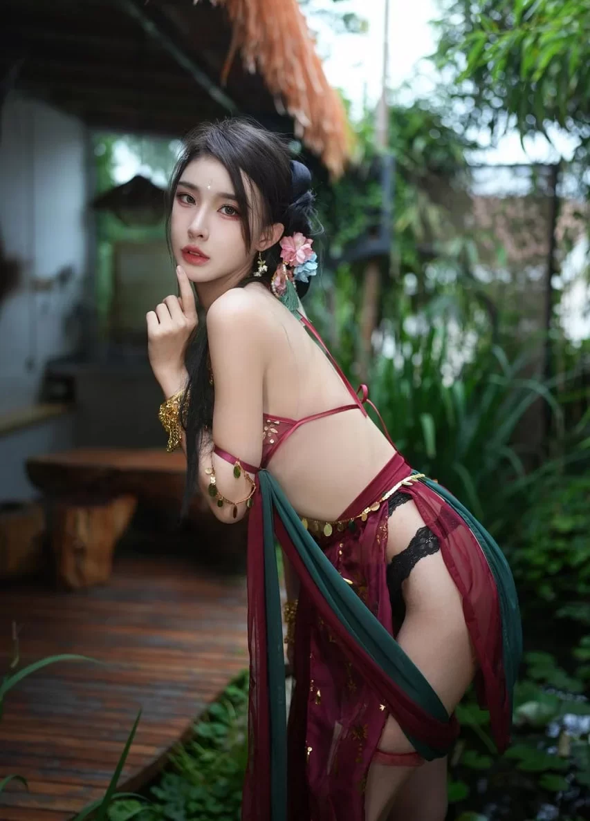 余多多Dudu 私人定制内容舰长福利写真图包合集下载
